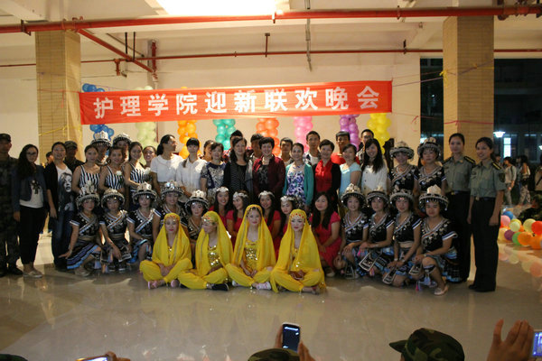 太阳成开展“喜迎中秋”暨迎新联欢晚会